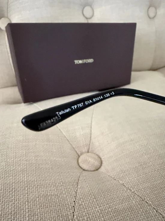 💯authentic Tom Ford Black Cat-Eye Sunglasses with Gold Accents - Picture 6 of 8